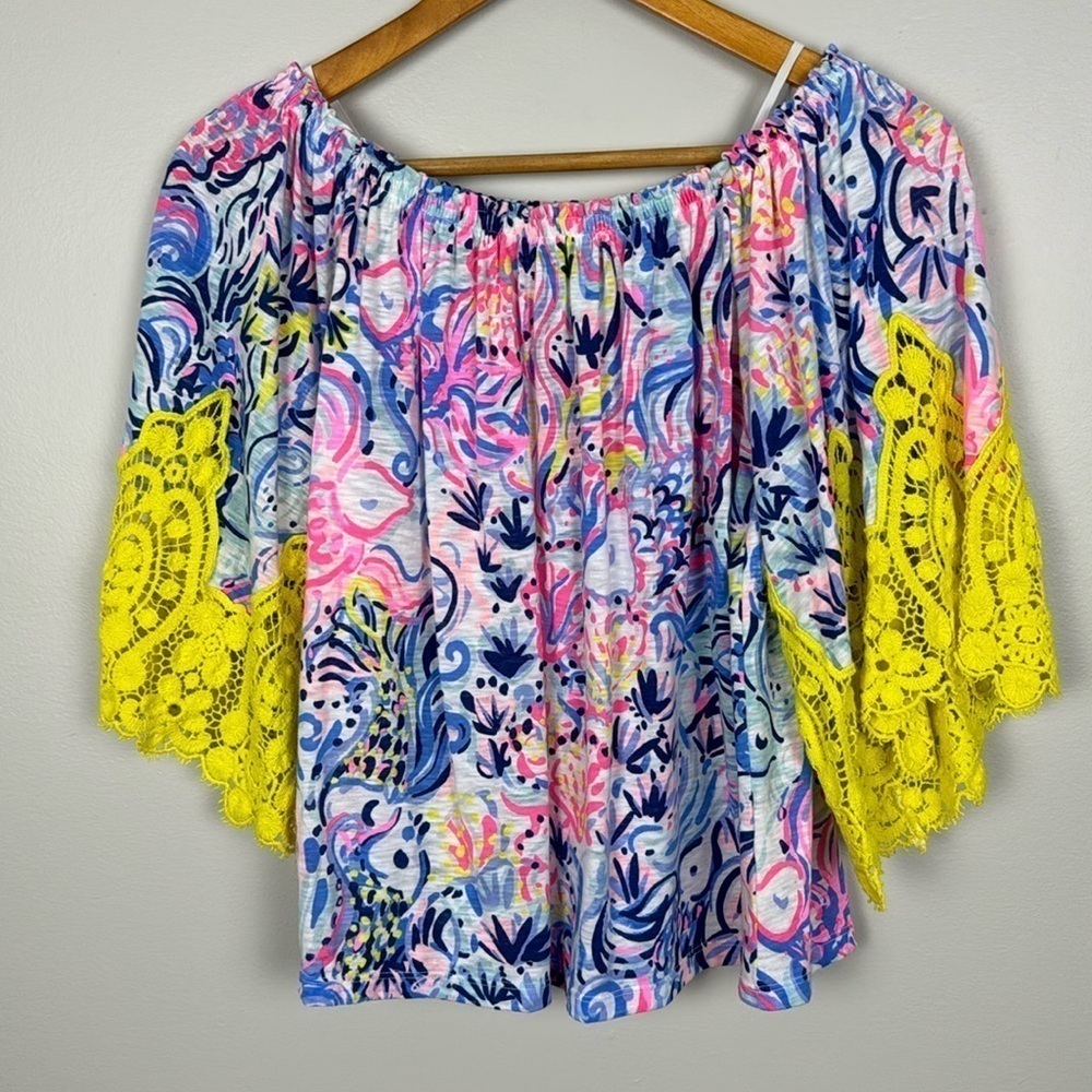 Lilly Pulitzer Zaylee Top. So Sofishicated. Size XS.
